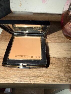 Givenchy Pressed Face Powder - Beige
